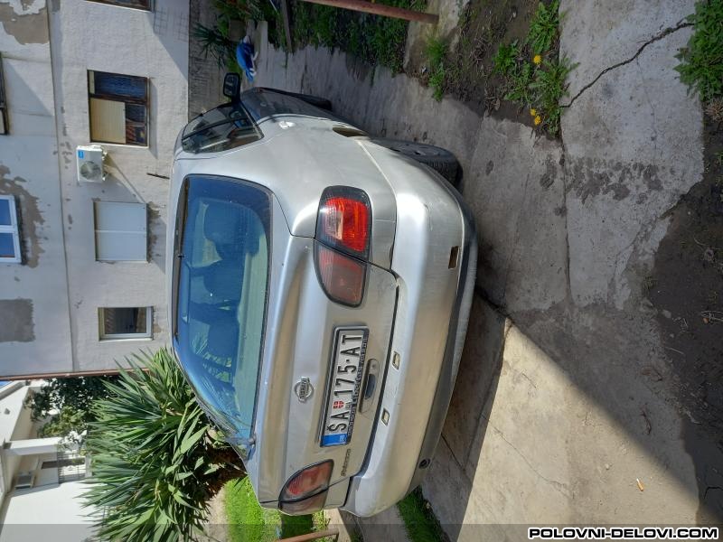 Nissan  Primera 1.8b Karoserija