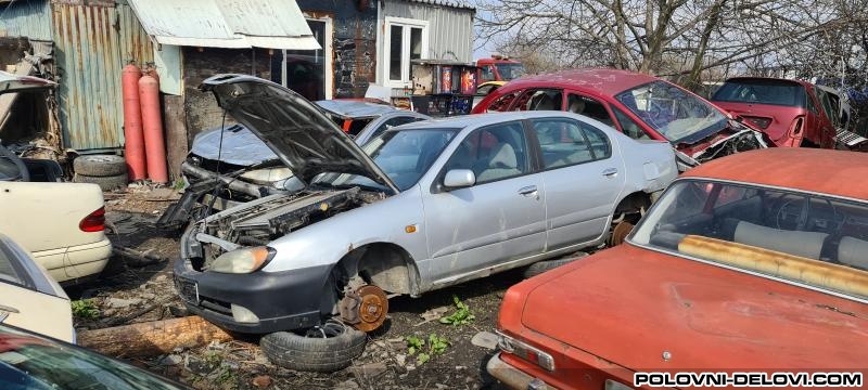 Nissan  Primera Polovni Delovi Kompletan Auto U Delovima