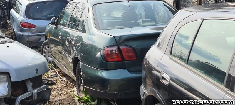 Nissan  Primera Polovni Delovi Kompletan Auto U Delovima