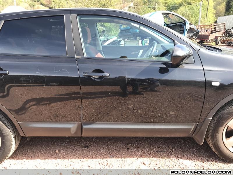 Nissan  Qashgai Prednja Desna Vrata Karoserija