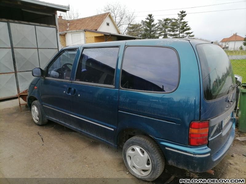 Nissan  Serena  Stakla