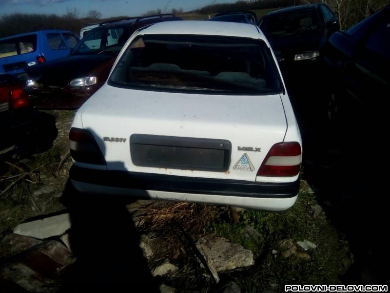 Nissan  Sunny  Kompletan Auto U Delovima