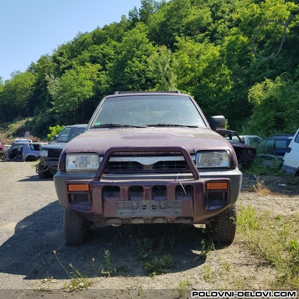 Nissan  Terrano II 2.4i Kompletan Auto U Delovima