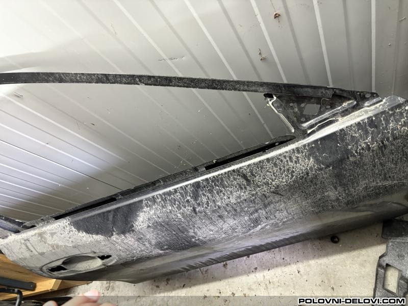 Nissan  X-Trail X Trail Vrata Desna Kompletan Auto U Delovima