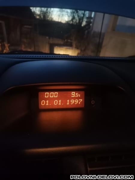 Opel  Astra 1.416v  Enterijer