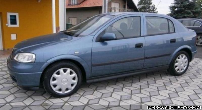 Opel  Astra 1.8 Enterijer