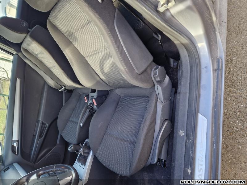 Opel  Astra 19 Enterijer