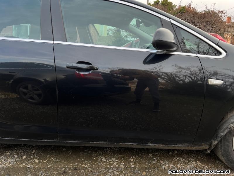 Opel  Astra Astra J Vrata Prednj Karoserija