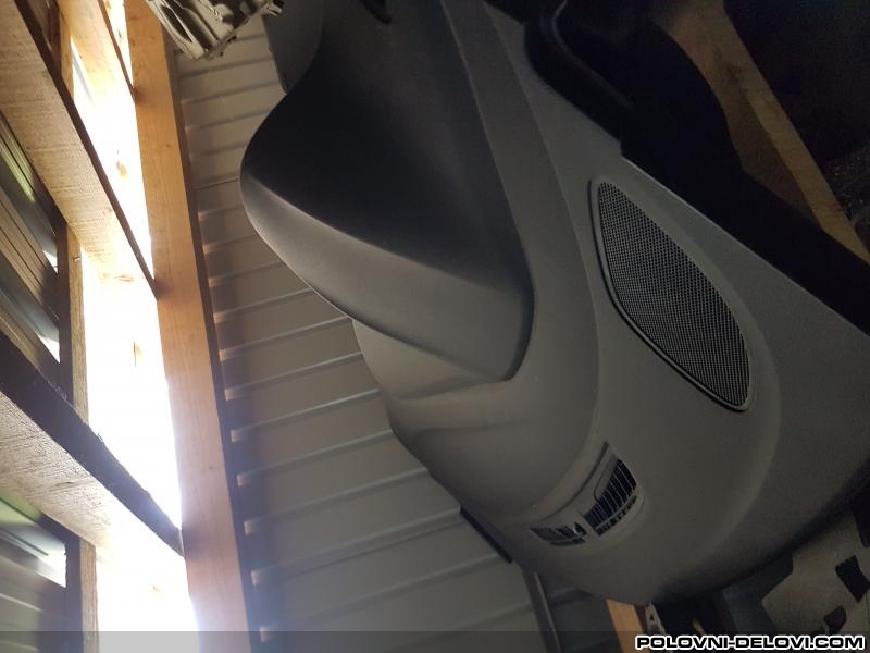 Opel  Astra  Enterijer