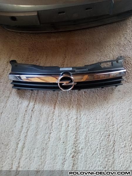 Opel  Astra  Enterijer