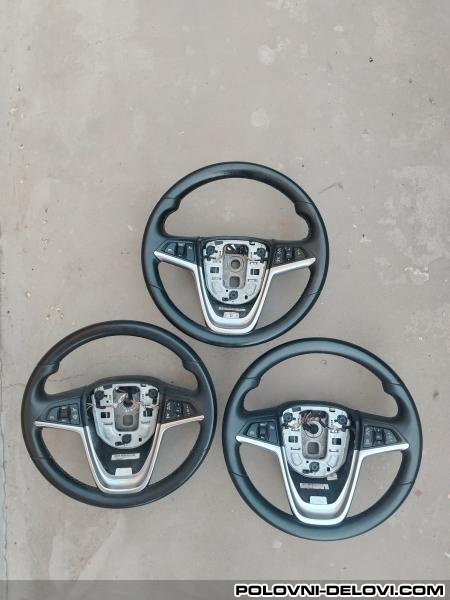 Opel  Astra  Enterijer