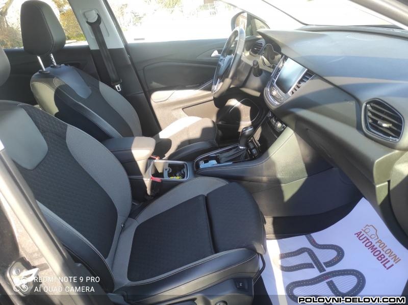 Opel  Astra  Enterijer