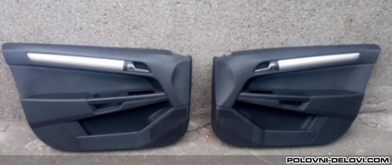 Opel  Astra  Enterijer