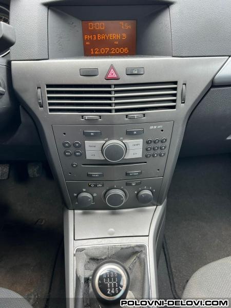 Opel  Astra H Enterijer