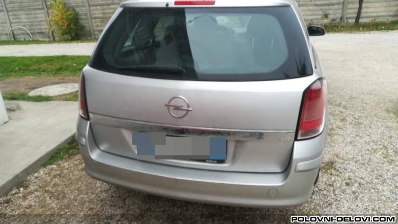 Opel  Astra H Gepek Vrata  Karoserija