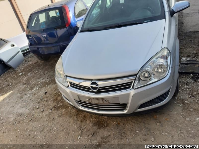 Opel  Astra H Kompletan Auto U Delovima