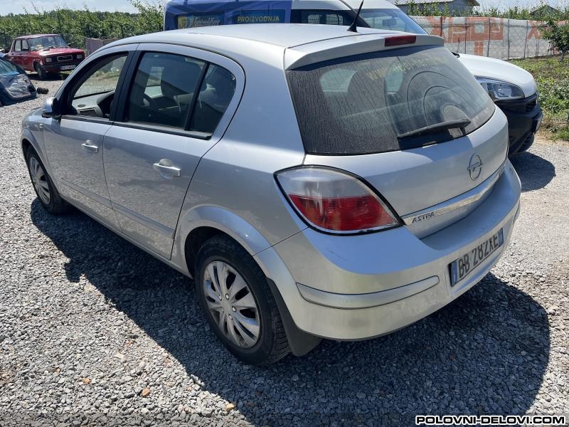 Opel  Astra H Leva Zadnja Vrata Karoserija