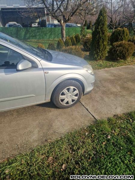 Opel  Astra H Siva 157 Karoserija