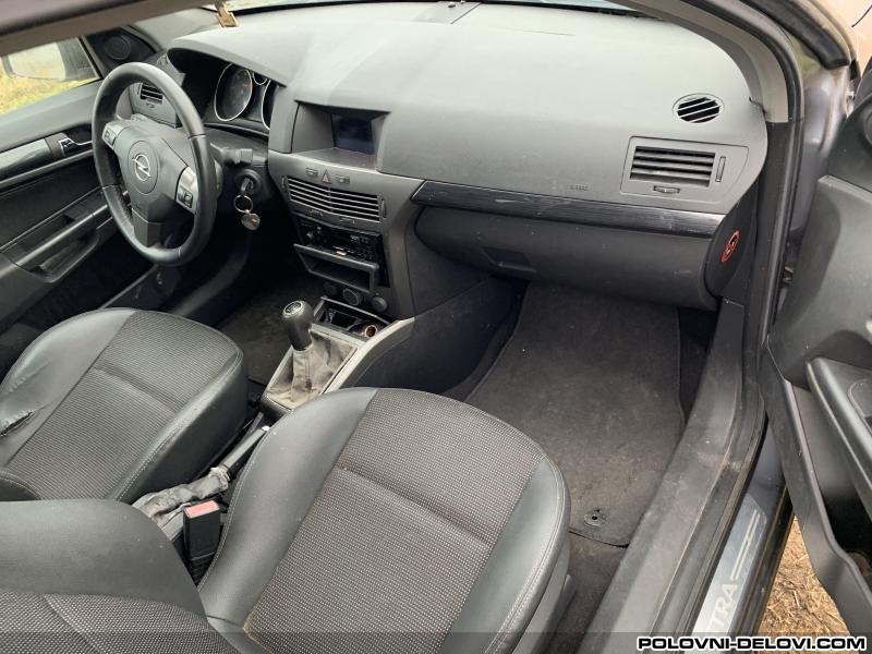 Opel  Astra H Tempomat Enterijer
