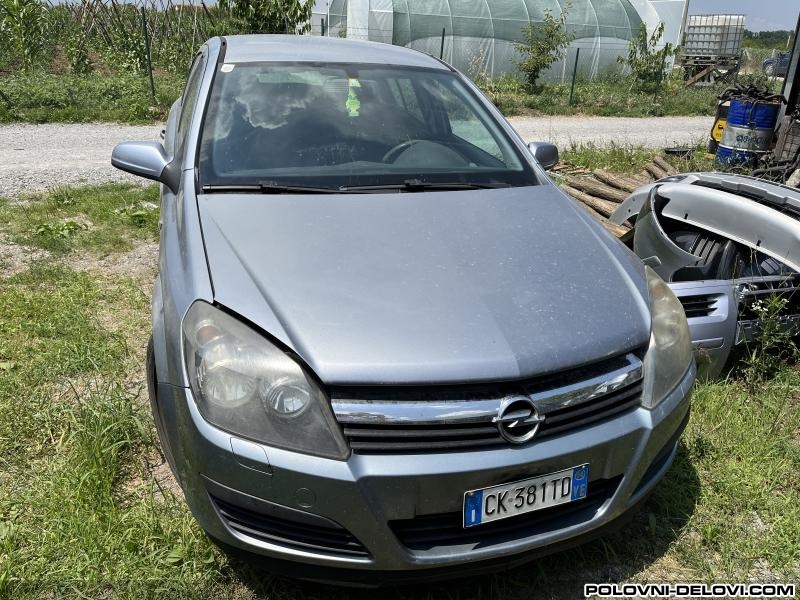 Opel  Astra H Z163 Prednji Branik  Karoserija