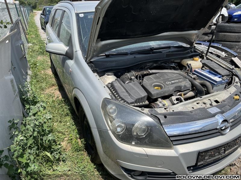 Opel  Astra H Z167 Desno Krilo Karoserija