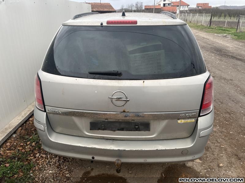 Opel  Astra H Z167 Gepek Vrata Karoserija