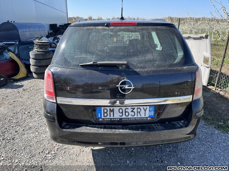 Opel  Astra H Z167 Gepek Vrata Karoserija