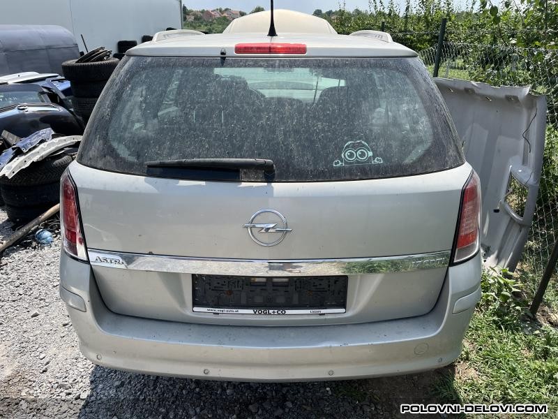 Opel  Astra H Z167 Gepek Vrata Karoserija