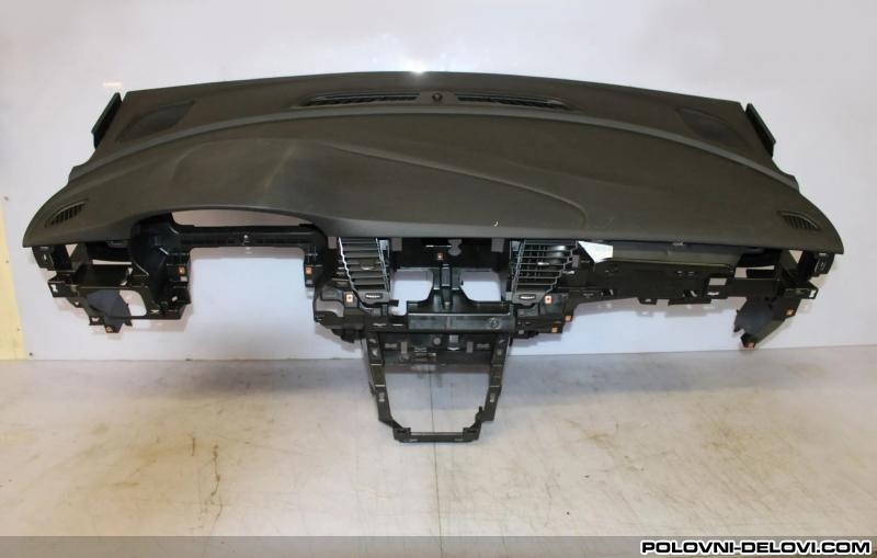 Opel  Astra Instrument Tabla  Enterijer