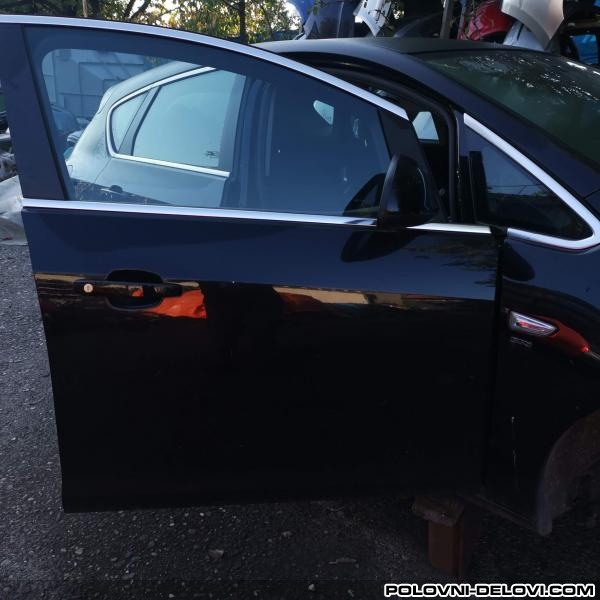 Opel  Astra J 1.7 C D T I . Kompletan Auto U Delovima