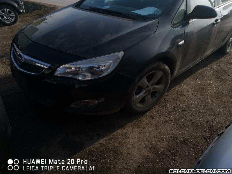 Opel  Astra J 1.7 Cdti  Kompletan Auto U Delovima