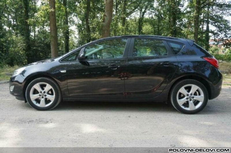 Opel  Astra J 1.7cdti  Kompletan Auto U Delovima