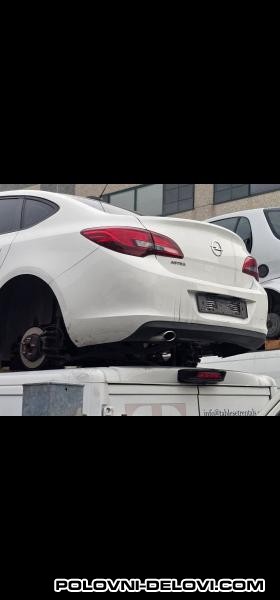 Opel  Astra J Limuzina Kompletan Auto U Delovima
