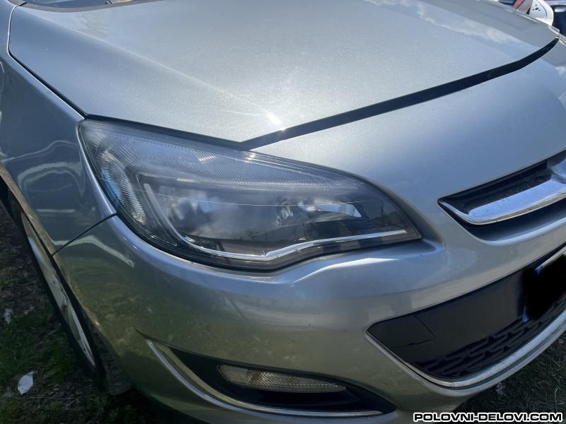 Opel  Astra J Prednji Branik  Karoserija