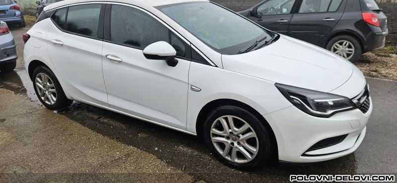 Opel  Astra  Kompletan Auto U Delovima