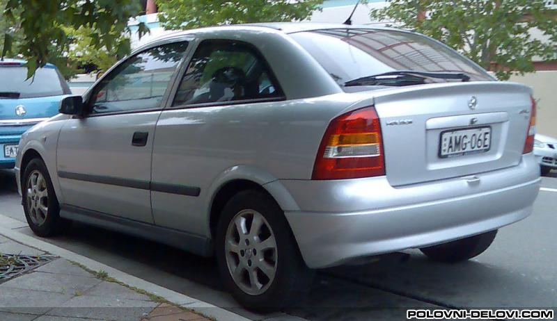 Opel  Astra Poluosovina Leva Razni Delovi