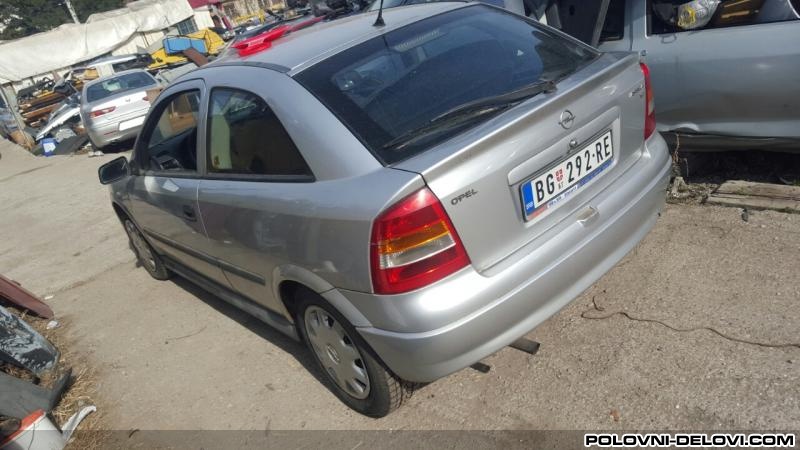 Opel  Astra  Stakla