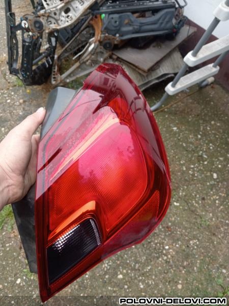 Opel  Corsa 1.2XER Svetla I Signalizacija