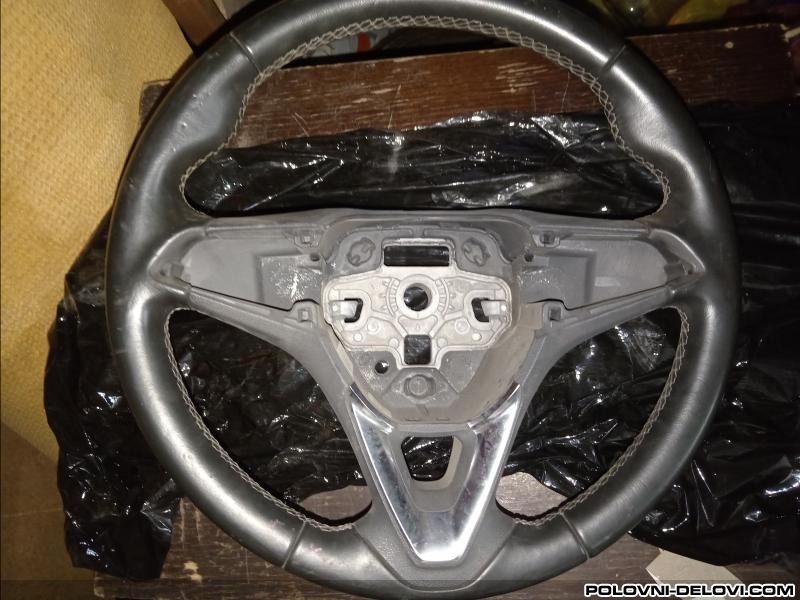 Opel  Corsa A12XER  Enterijer