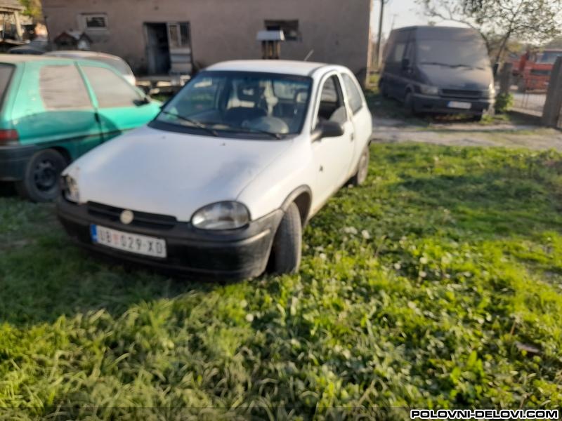 Opel  Corsa Benzin Kompletan Auto U Delovima