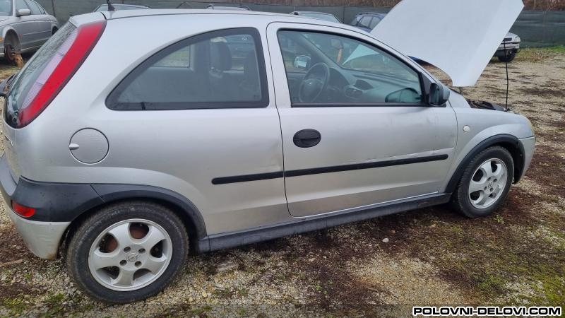 Opel  Corsa C 1.0 B Kompletan Auto U Delovima