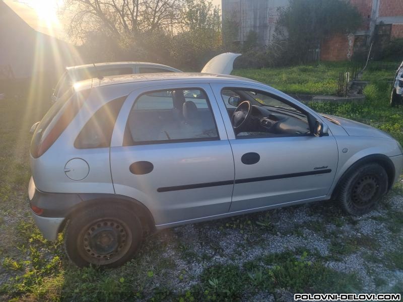 Opel  Corsa C 1.0b Kompletan Auto U Delovima
