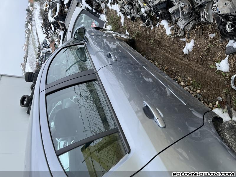 Opel  Corsa D Desna Vrata  Karoserija