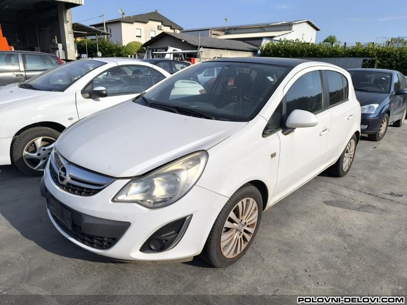 Opel  Corsa  D Prednja Desna Vrata -11