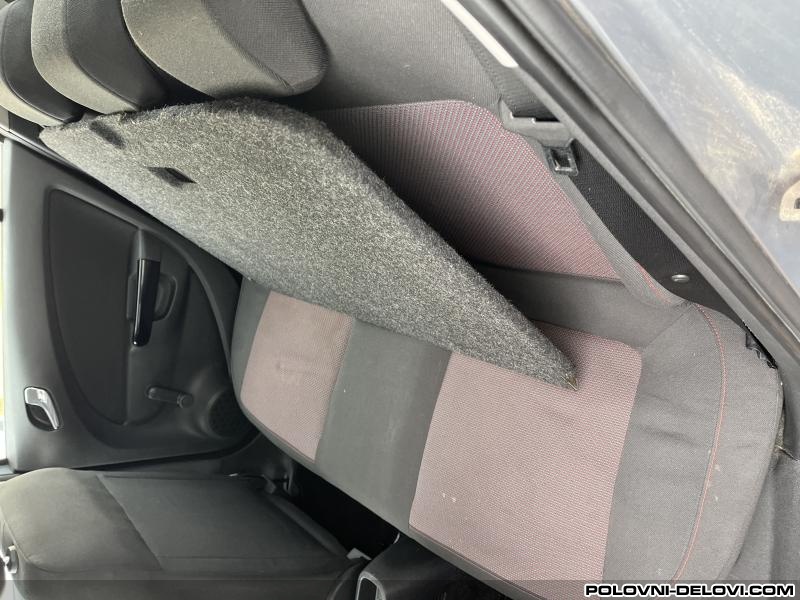Opel  Corsa D Sedista  Enterijer