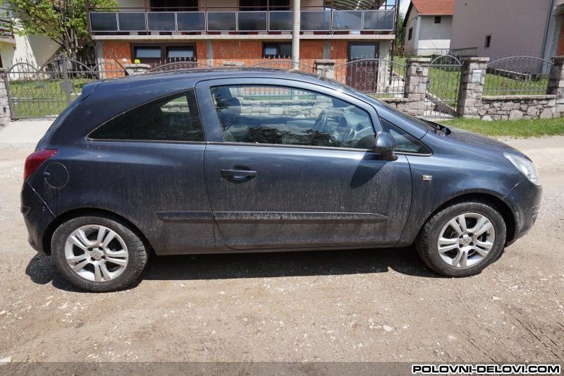 Opel  Corsa Desno Krilo Karoserija