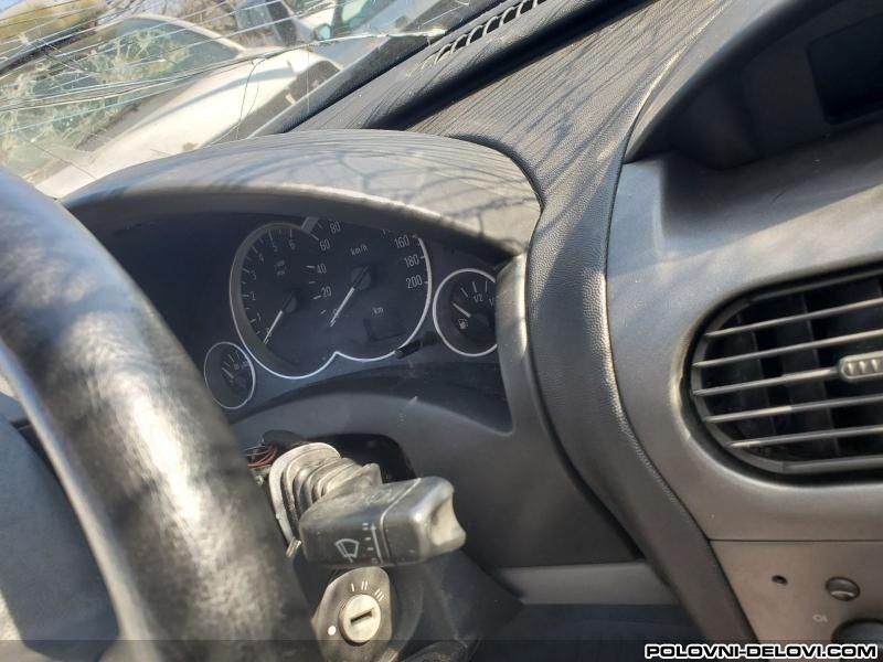 Opel  Corsa  Enterijer