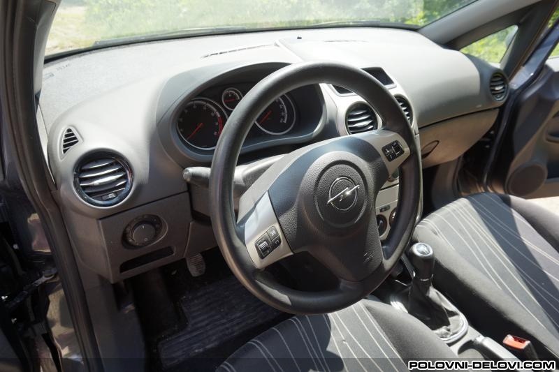 Opel  Corsa KM SAT Enterijer