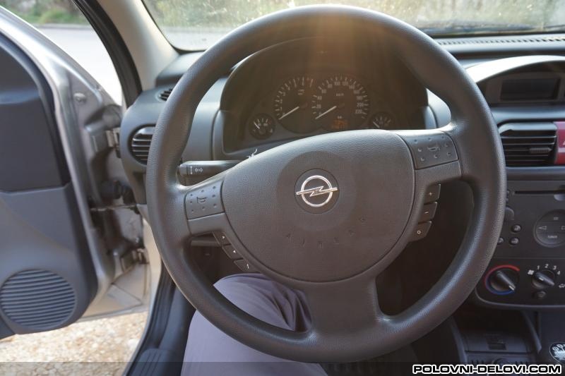 Opel  Corsa KM SAT Enterijer