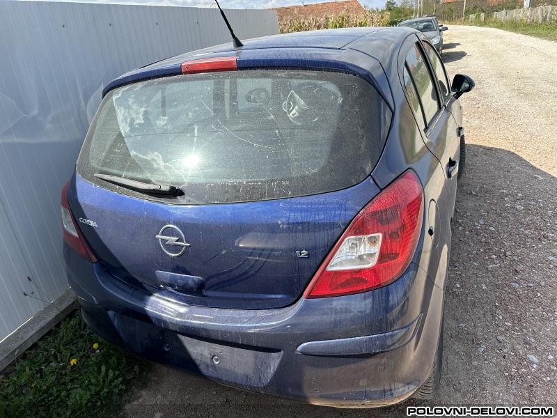 Opel  Corsa Nebo Enterijer